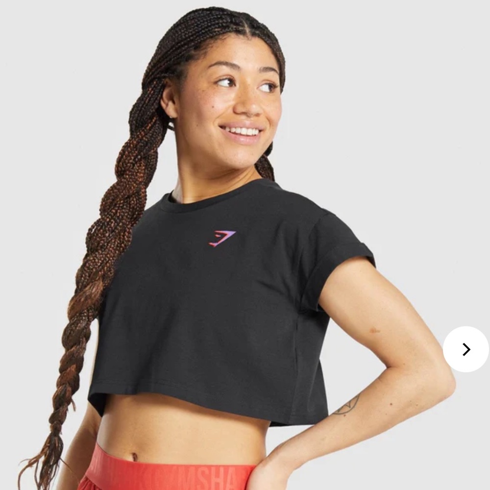 Gymshark - black loose crop top - size L
